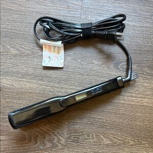 Paul Mitchell Neuro Smooth Titanium Flat Iron 1 1/4